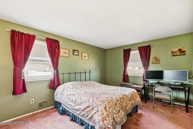 26 Lexington Road, Howell, NJ 07731