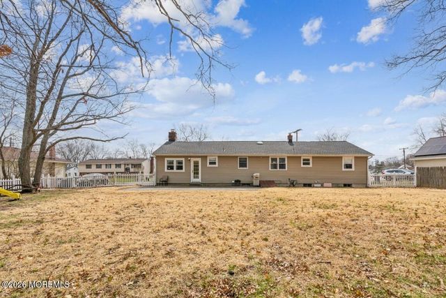 26 Lexington Road, Howell, NJ 07731