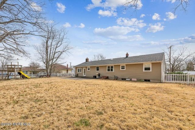 26 Lexington Road, Howell, NJ 07731