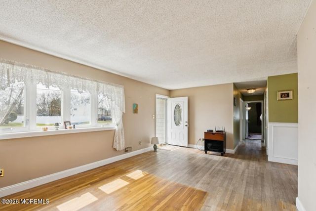 26 Lexington Road, Howell, NJ 07731