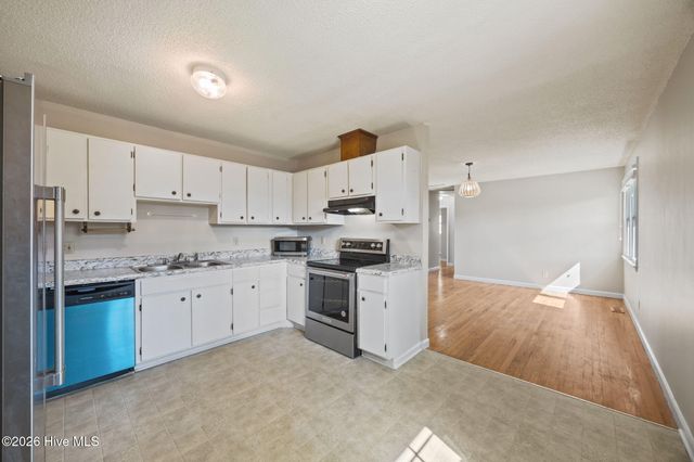 2909 Northwoods Drive, Jacksonville, NC 28540