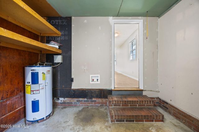 2909 Northwoods Drive, Jacksonville, NC 28540