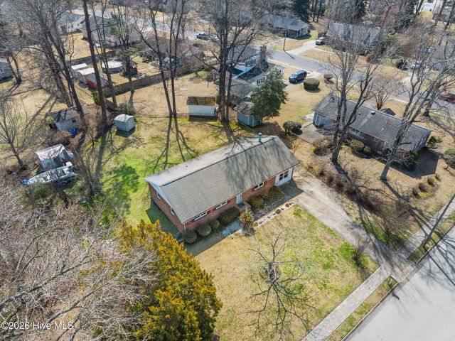 2909 Northwoods Drive, Jacksonville, NC 28540