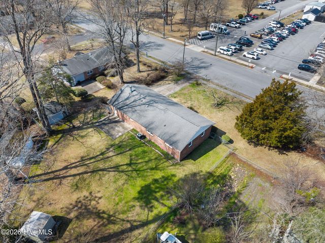 2909 Northwoods Drive, Jacksonville, NC 28540