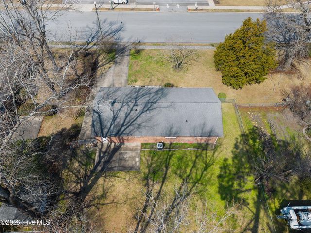 2909 Northwoods Drive, Jacksonville, NC 28540