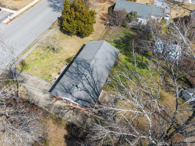 2909 Northwoods Drive, Jacksonville, NC 28540