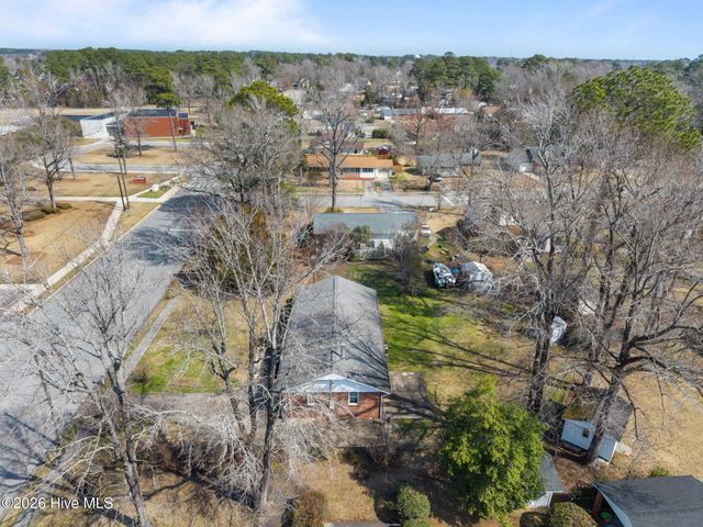 2909 Northwoods Drive, Jacksonville, NC 28540