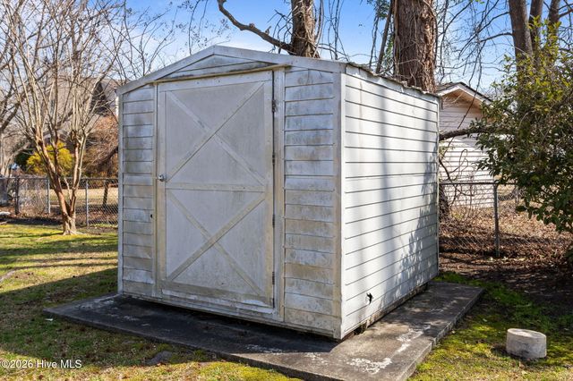 2909 Northwoods Drive, Jacksonville, NC 28540