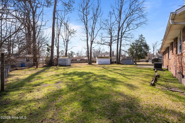 2909 Northwoods Drive, Jacksonville, NC 28540