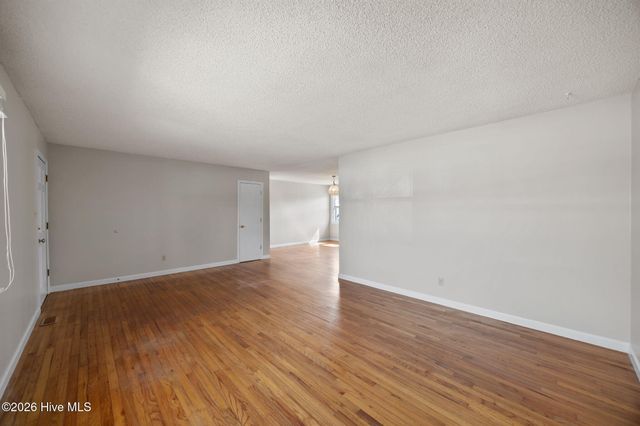 2909 Northwoods Drive, Jacksonville, NC 28540