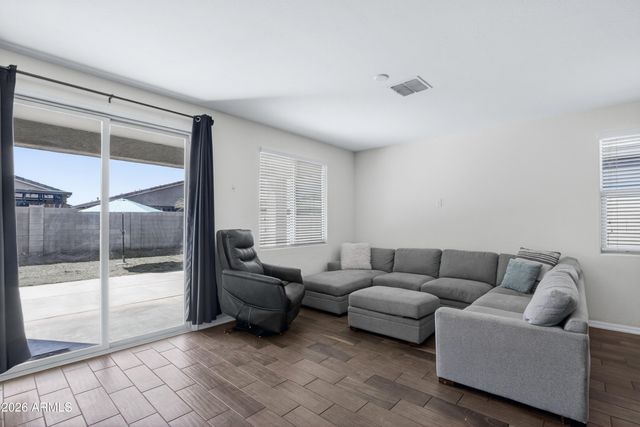 2069 W Kenton Way, San Tan Valley, AZ 85144