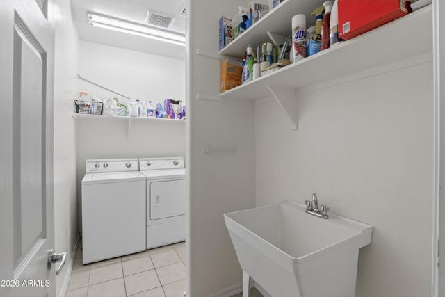 2069 W Kenton Way, San Tan Valley, AZ 85144