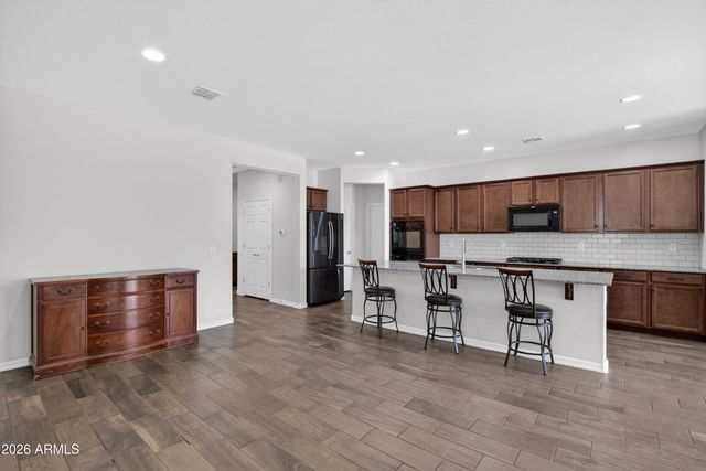 2069 W Kenton Way, San Tan Valley, AZ 85144