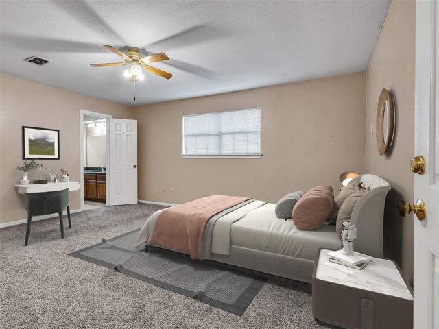 55 Sweetgum Court, Lake Jackson, TX 77566