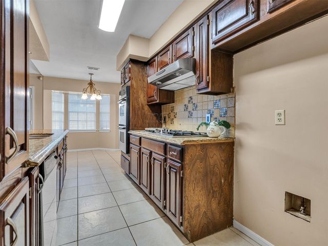 55 Sweetgum Court, Lake Jackson, TX 77566