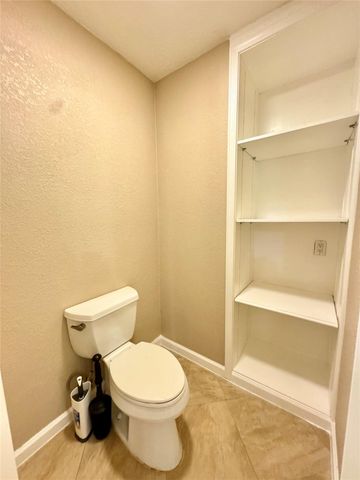 28922 Savannah Drive, Shenandoah, TX 77381
