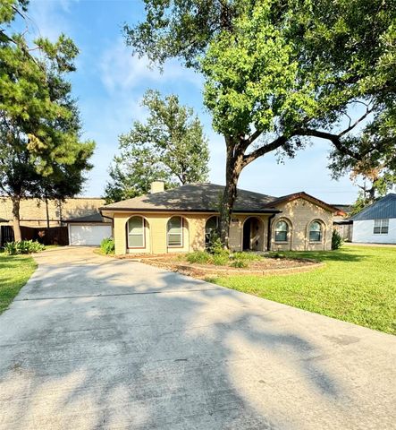 28922 Savannah Drive, Shenandoah, TX 77381