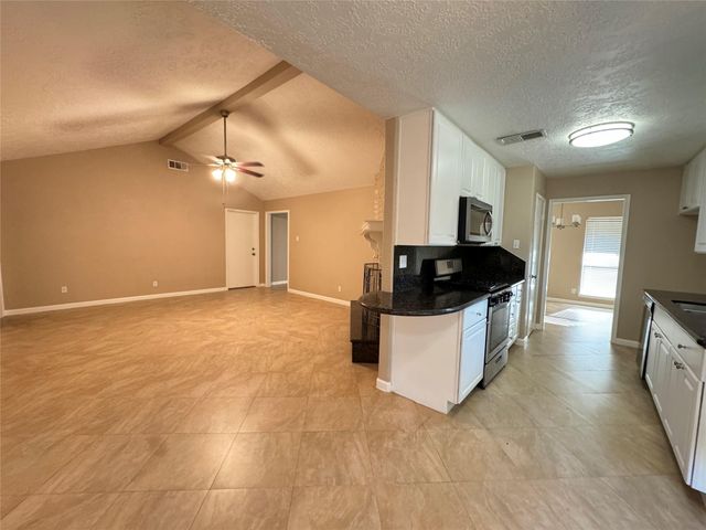 28922 Savannah Drive, Shenandoah, TX 77381