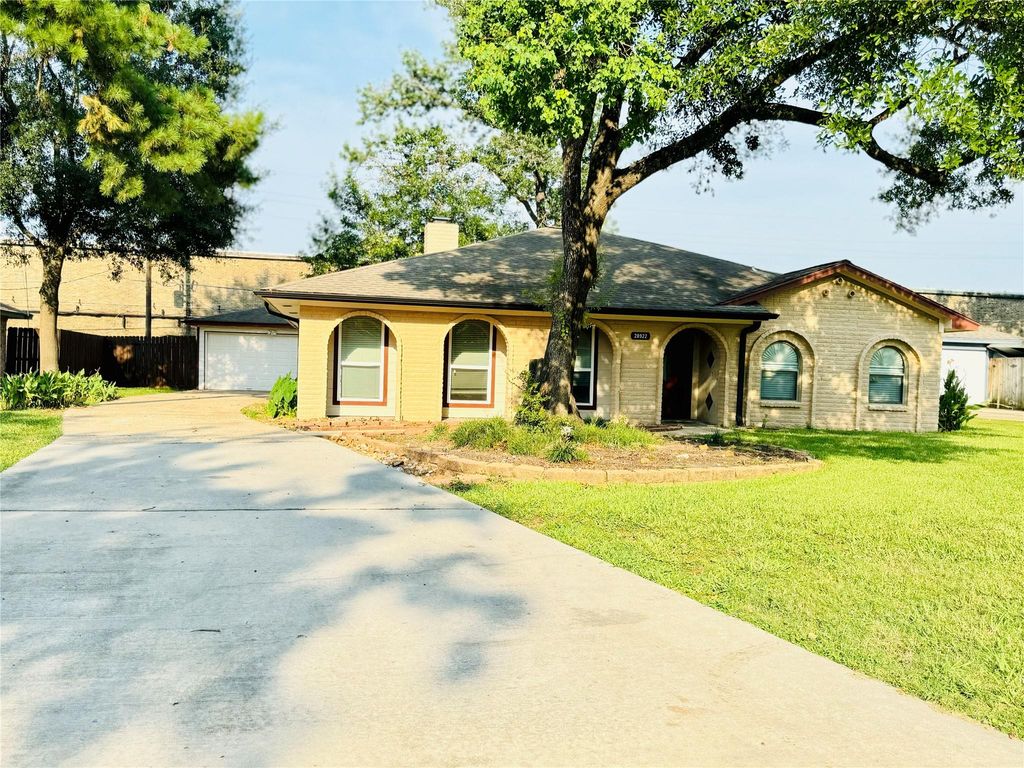 28922 Savannah Drive, Shenandoah, TX 77381