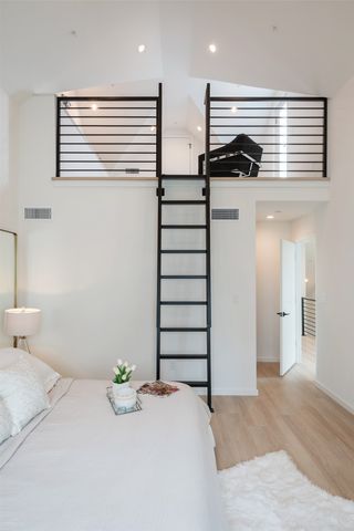 2213 AARHUS, Dallas, TX 75204