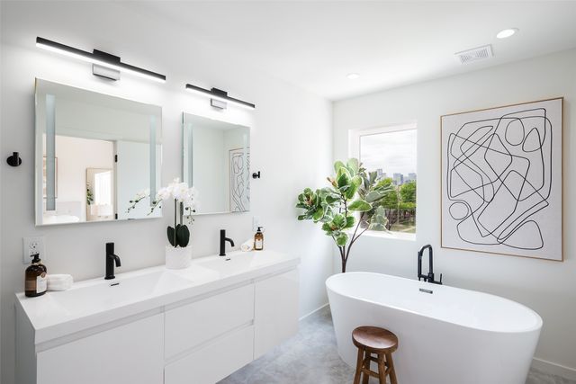 2213 AARHUS, Dallas, TX 75204