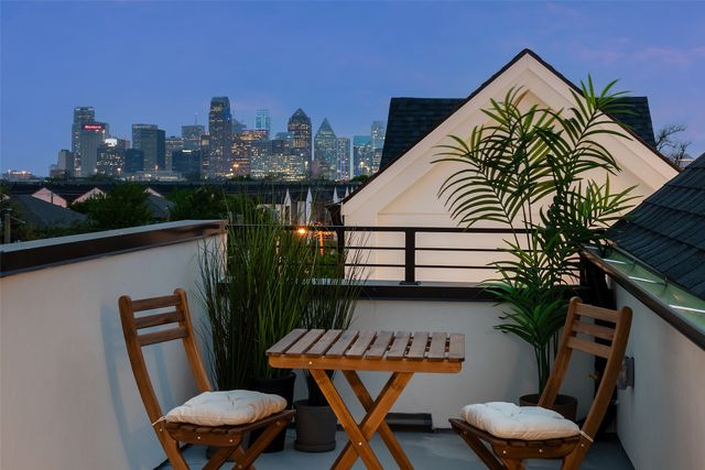 2213 AARHUS, Dallas, TX 75204