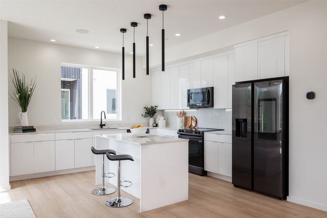 2213 AARHUS, Dallas, TX 75204