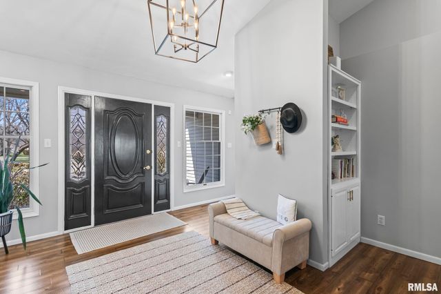 5930 N LAKE Road, Springfield, IL 62711