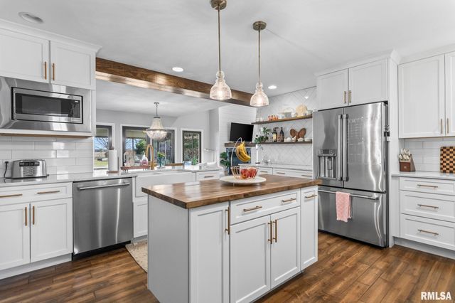 5930 N LAKE Road, Springfield, IL 62711