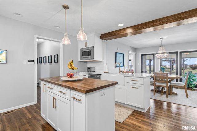 5930 N LAKE Road, Springfield, IL 62711