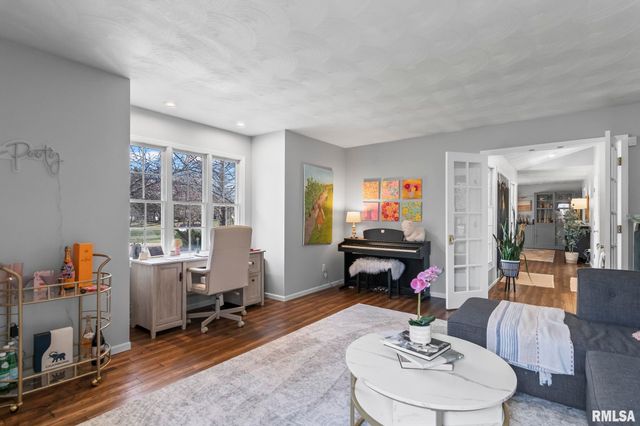 5930 N LAKE Road, Springfield, IL 62711