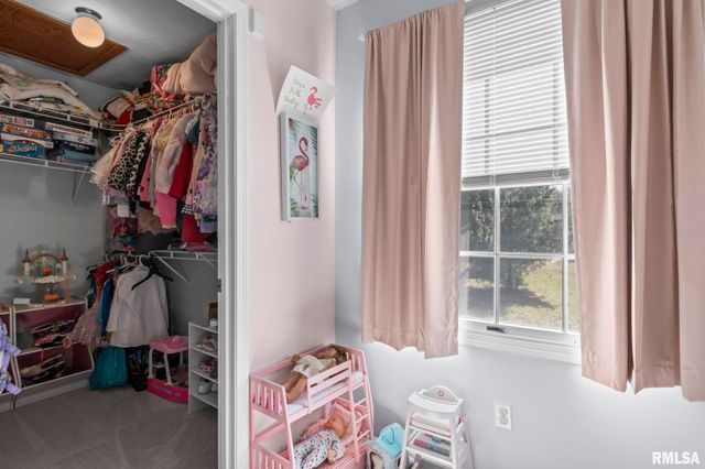 5930 N LAKE Road, Springfield, IL 62711