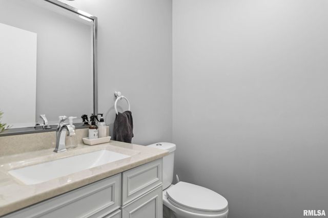 5930 N LAKE Road, Springfield, IL 62711