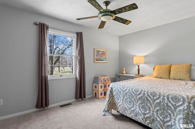 5930 N LAKE Road, Springfield, IL 62711