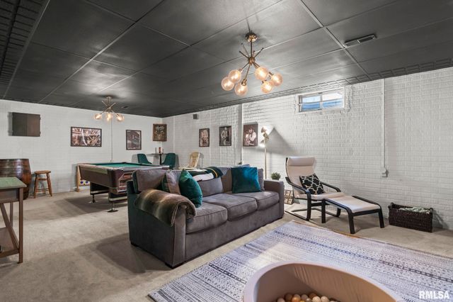 5930 N LAKE Road, Springfield, IL 62711