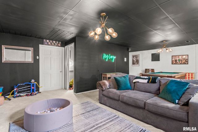 5930 N LAKE Road, Springfield, IL 62711