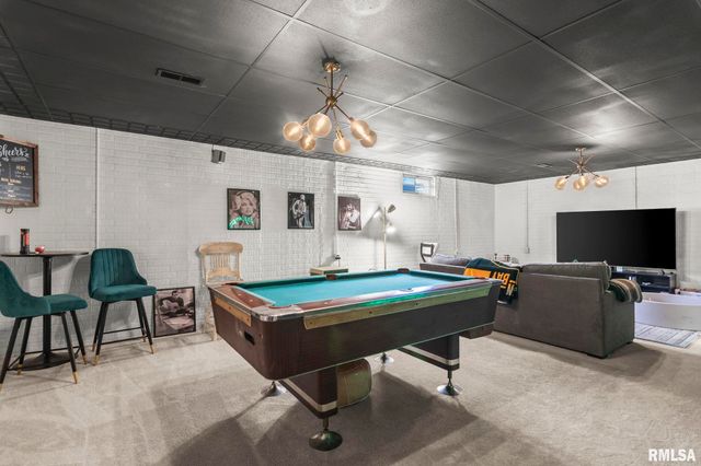 5930 N LAKE Road, Springfield, IL 62711