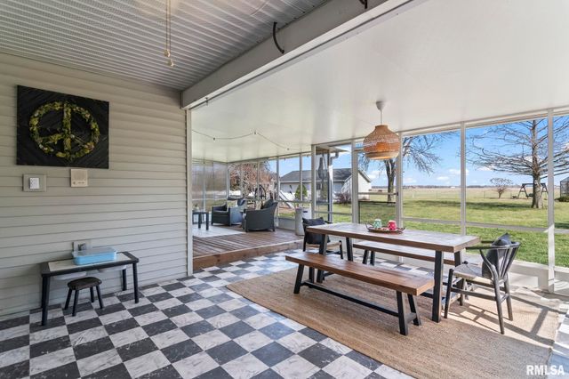 5930 N LAKE Road, Springfield, IL 62711