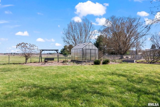 5930 N LAKE Road, Springfield, IL 62711