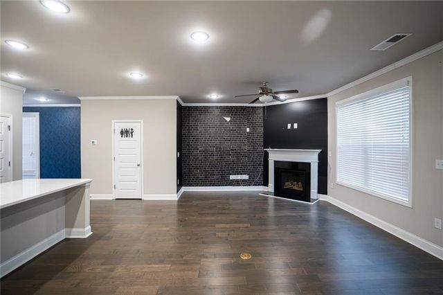 2215A Manor Pointe Drive, Cumming, GA 30041