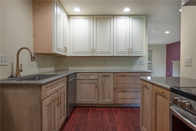 1100 Donson Drive, Kettering, OH 45429