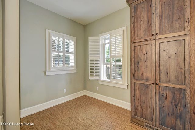 2005 Eastern Pkwy, Louisville, KY 40204
