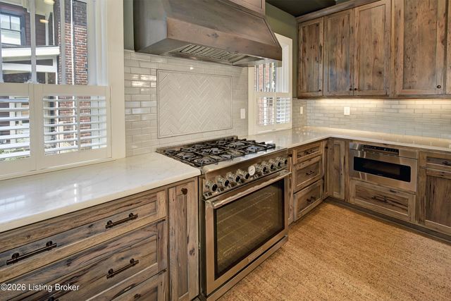 2005 Eastern Pkwy, Louisville, KY 40204