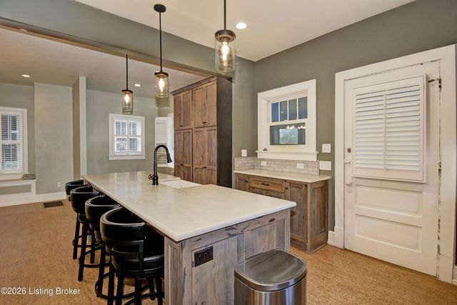 2005 Eastern Pkwy, Louisville, KY 40204