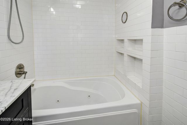 2005 Eastern Pkwy, Louisville, KY 40204
