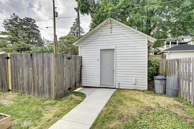 2005 Eastern Pkwy, Louisville, KY 40204