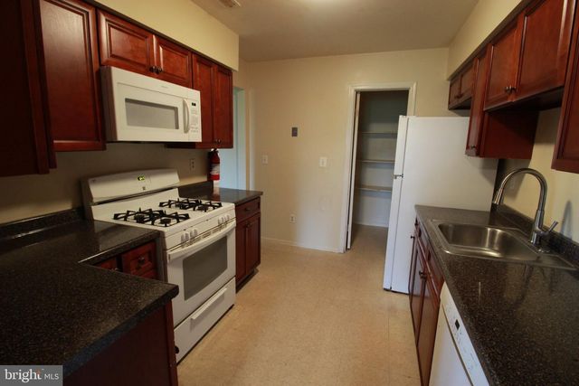 12 CORIANDER DR, Lumberton, NJ 08048