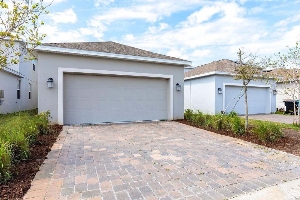Image 27 of property listing at 9935 INTRODUCTION WAY, Orlando, FL 32832