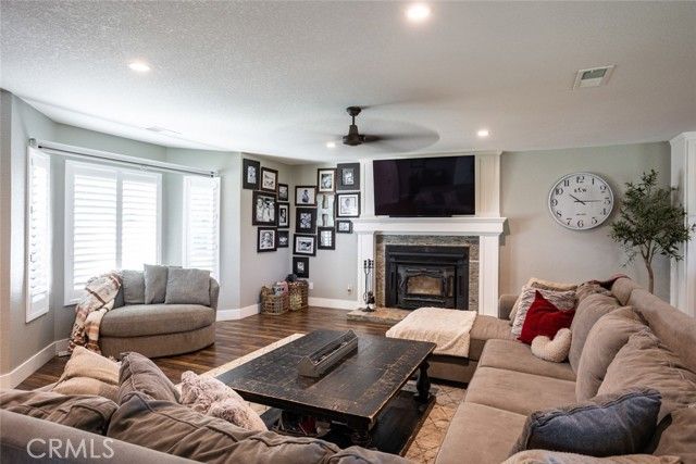 9337 Creekside Lane, Modesto, CA 95357