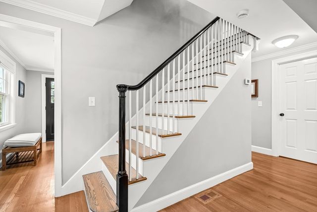 23 Northgate Rd, Wellesley, MA 02481